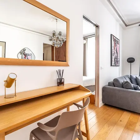 Luxury Living Champs Elysees Apartment