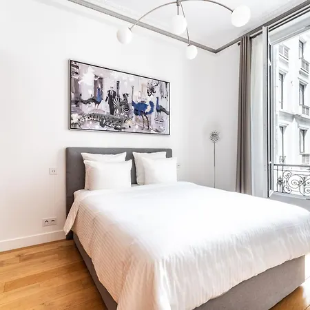 Luxury Living Champs Elysees Apartment