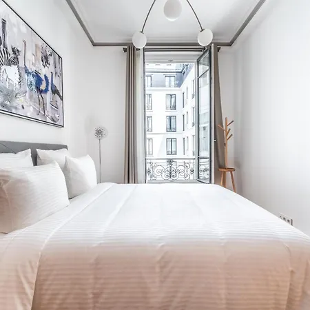 Luxury Living Champs Elysees Apartment Paris
